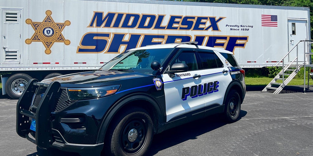 Ex-Massachusetts deputy accused of calling on officers to help 'level' courthouse after losing custody battle - Vimarsana News