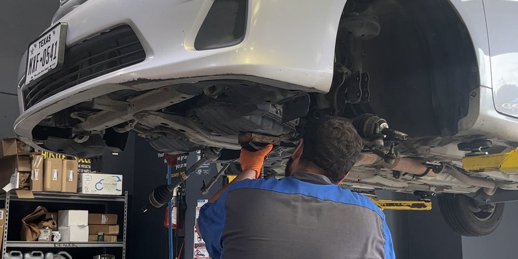 Mechanics warn scorching temperatures across the US could be causing an increase in automobile issues - Vimarsana News
