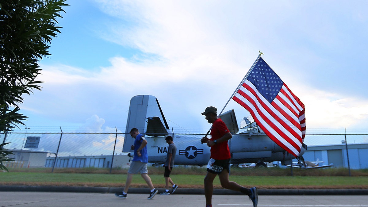 9/11 heros run in Houston, Texas