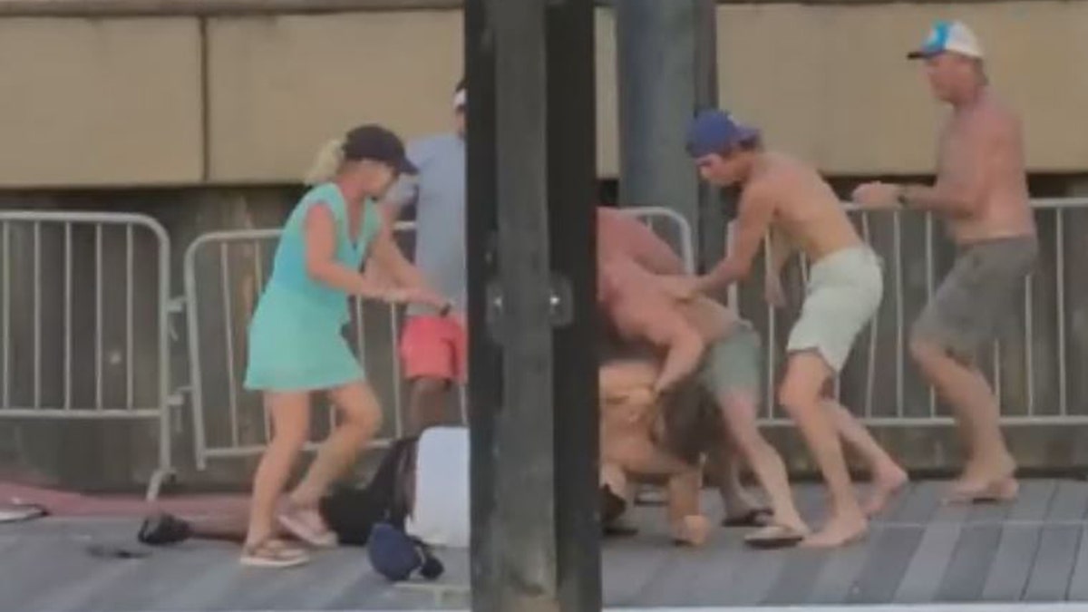 Alabama riverboat dock brawl