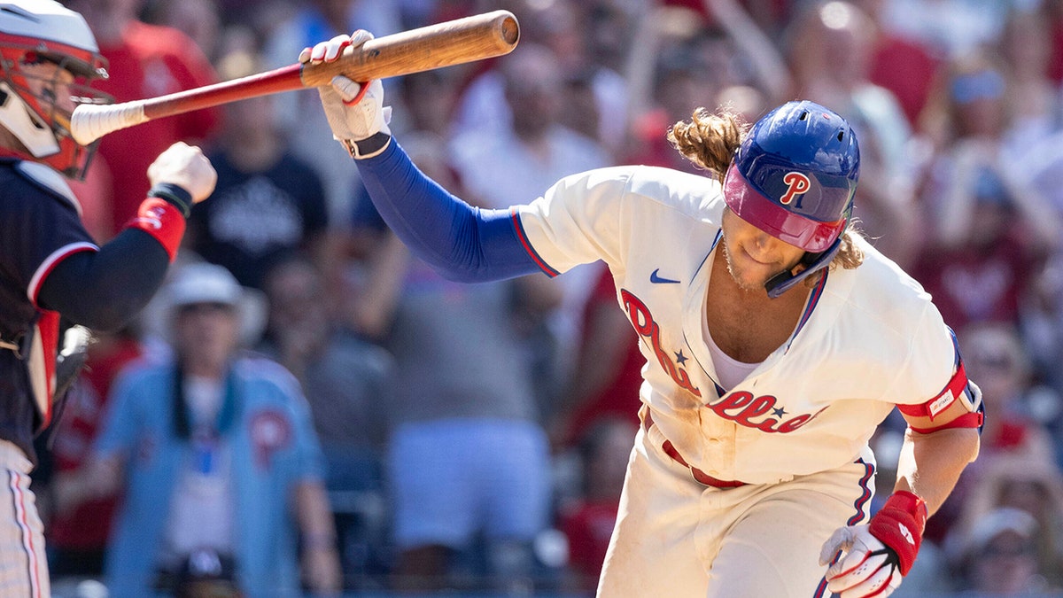 Phillies' Alec Bohm explodes, slams bat after called strike three Fox