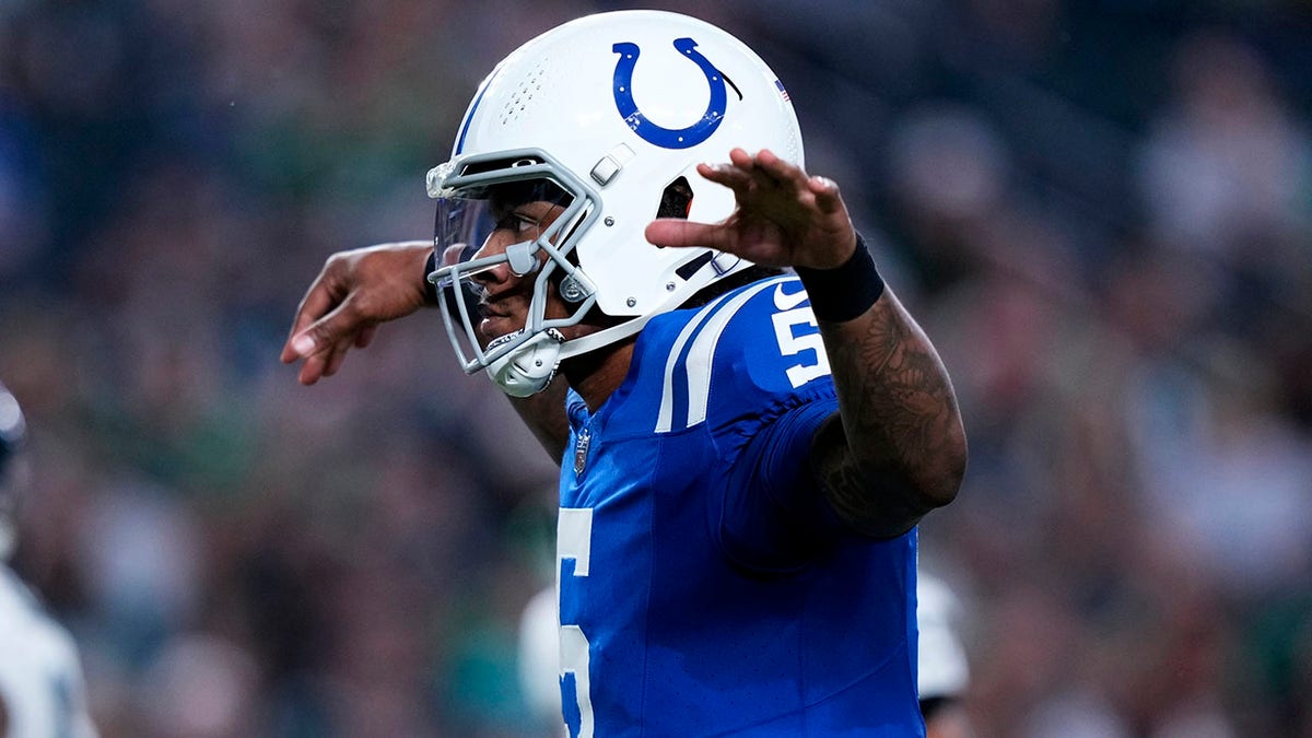 Anthony Richardson flaps his arms