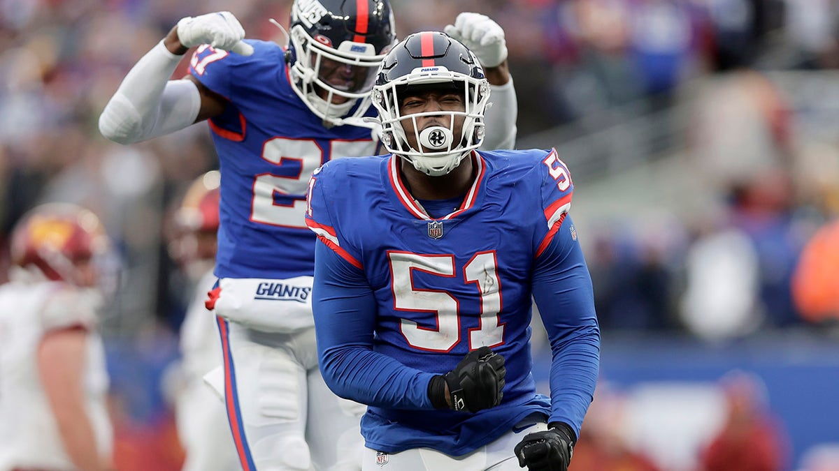 Azeez Ojulari celebrates