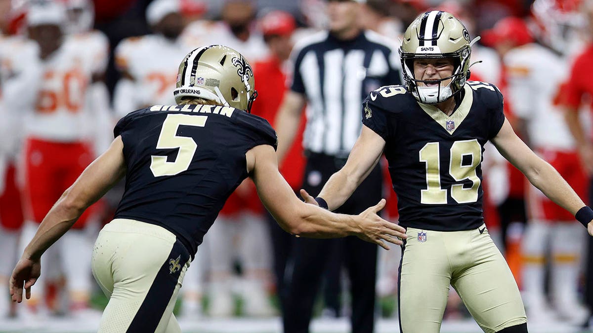 Saints' rookie mistakened twice for a fan, hits game-winning field goal  over Chiefs