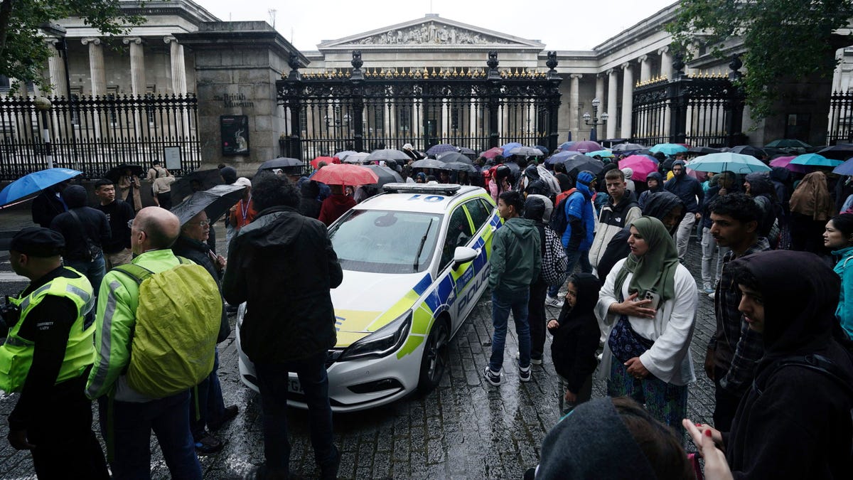 Crowd outside British Museum following stabbing