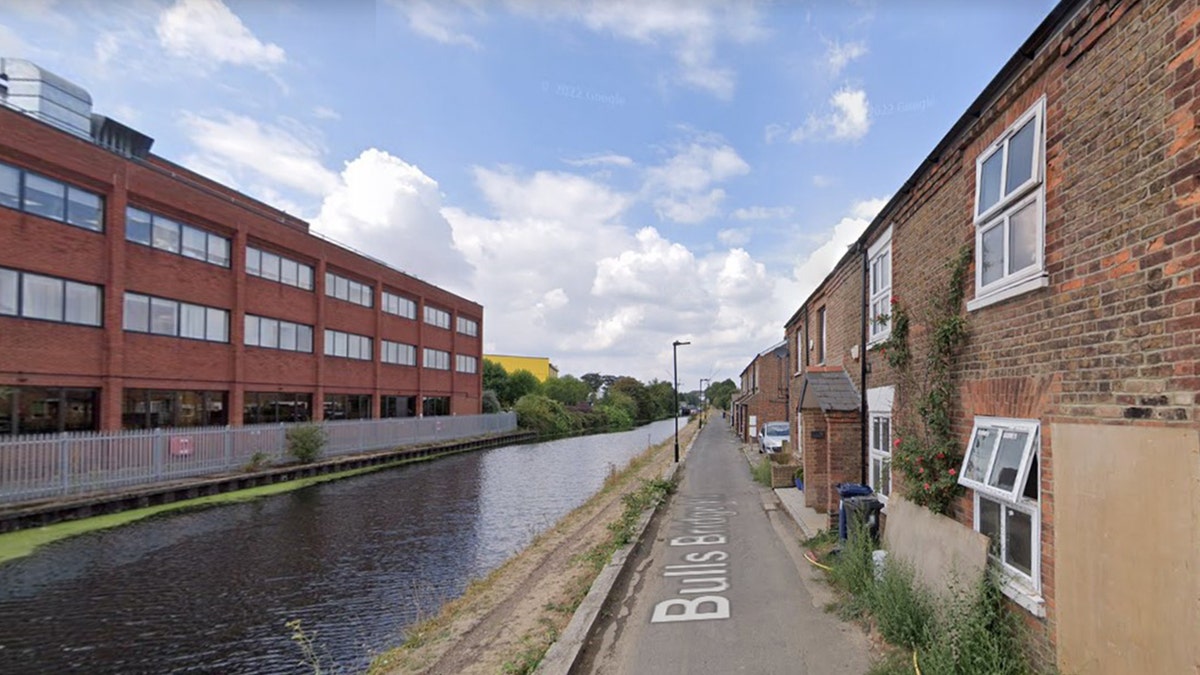 London canal severed head found