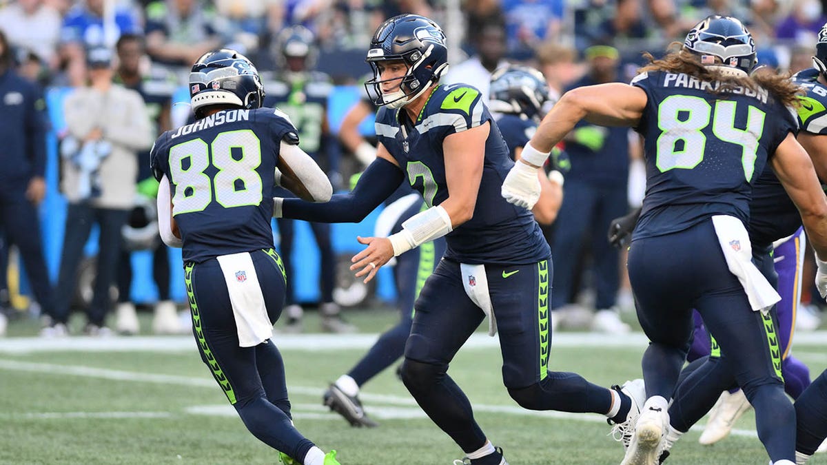 How Cade Johnson went from undrafted free agent to Seahawks' de facto third  receiver