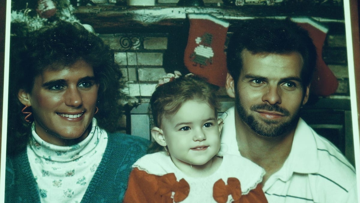 Catrina Marshall as young girl with her mom and dad