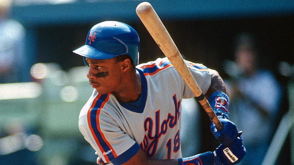 Darryl Strawberry ready to swing