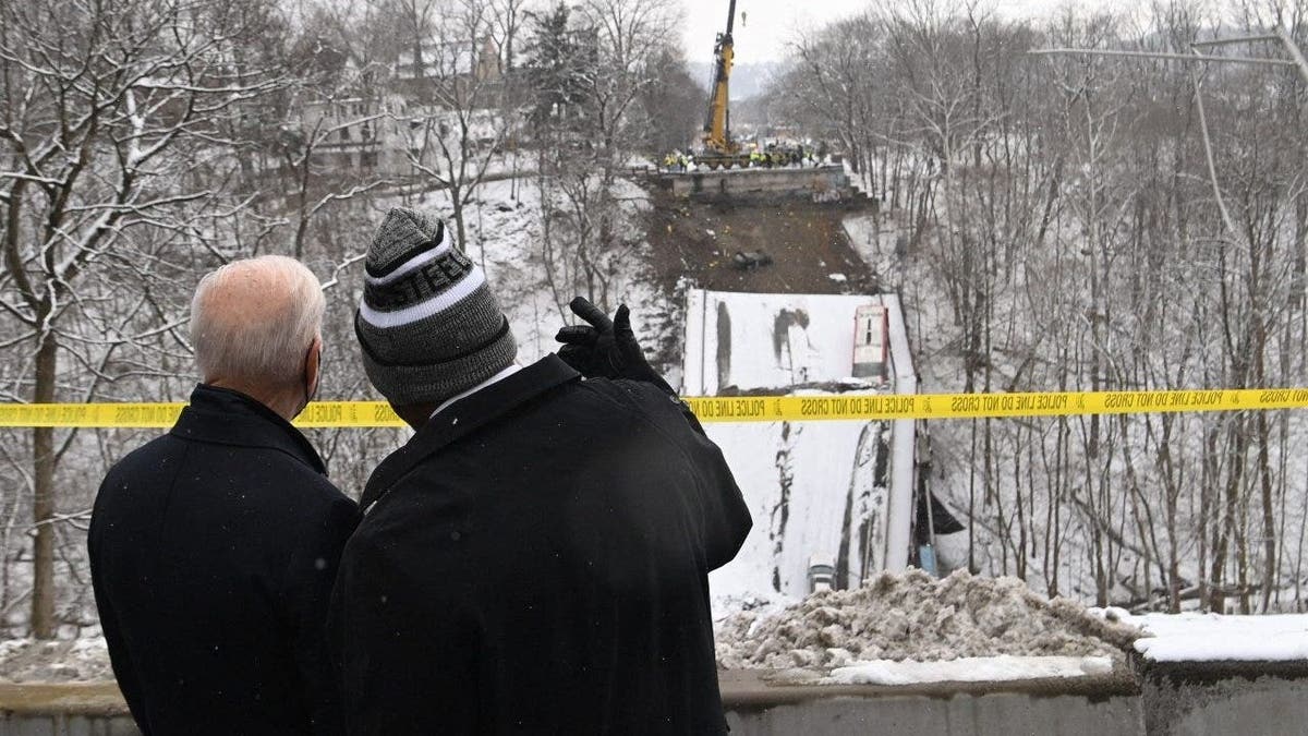 Biden and Mayor Gainey visit the Forbes Avenue Bridge collapse
