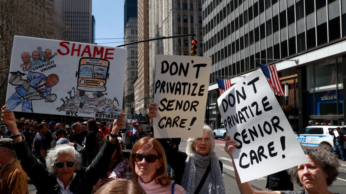 protesta de jubilados en NYC