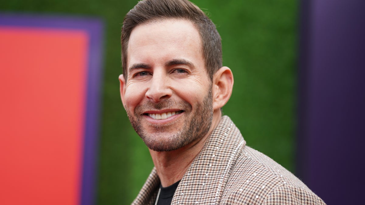 Tarek El Moussa smiling