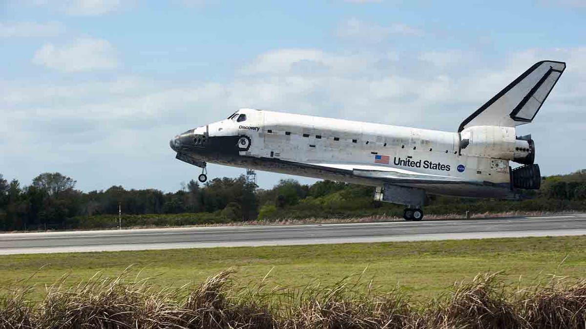 Space shuttle landing