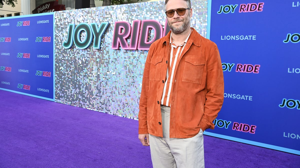 Seth Rogen poses on the red carpet