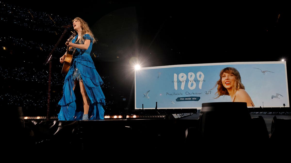taylor swift: Taylor Swift: 1989 (Taylor's Version); Why is Taylor Swift  re-recording old albums? - The Economic Times