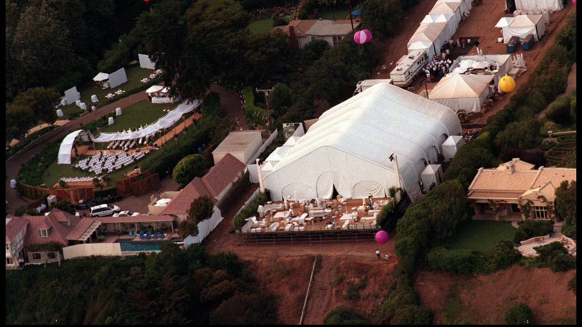 Aerial view of Brad Pitt and Jennifer Aniston's wedding