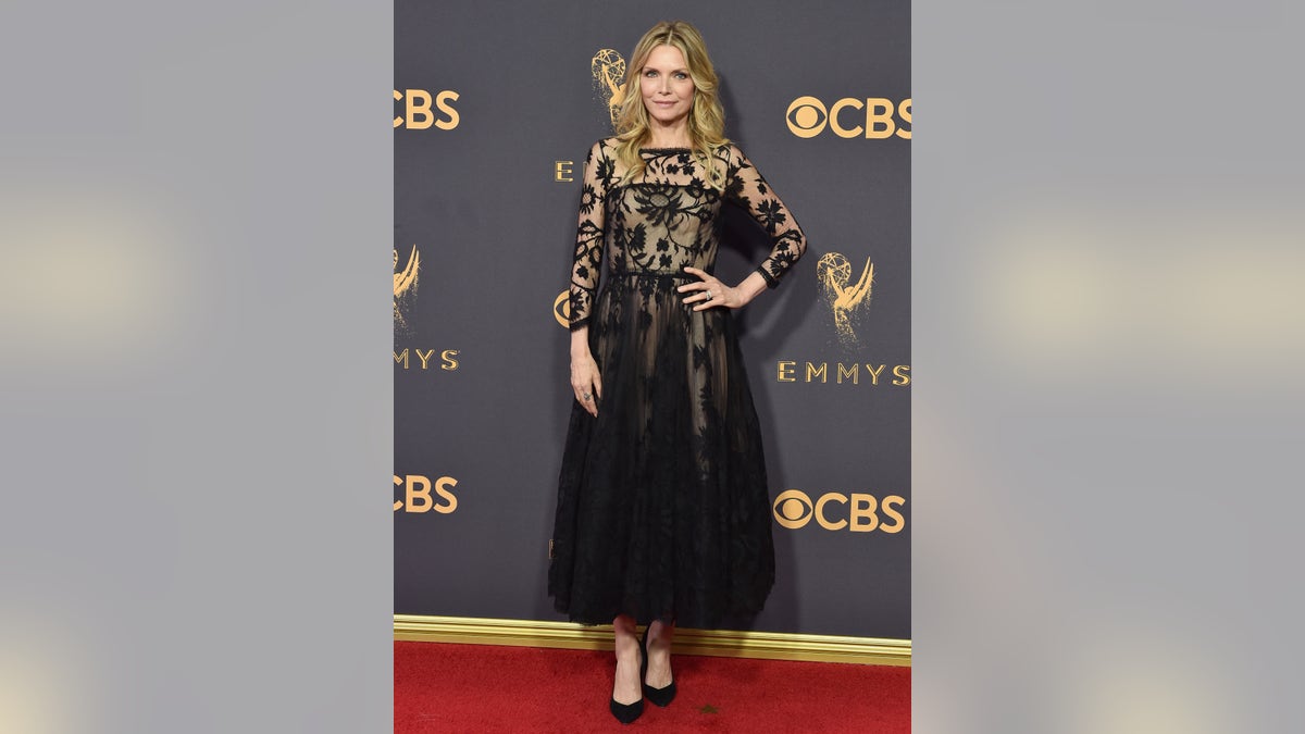 michelle pfieffer at emmys