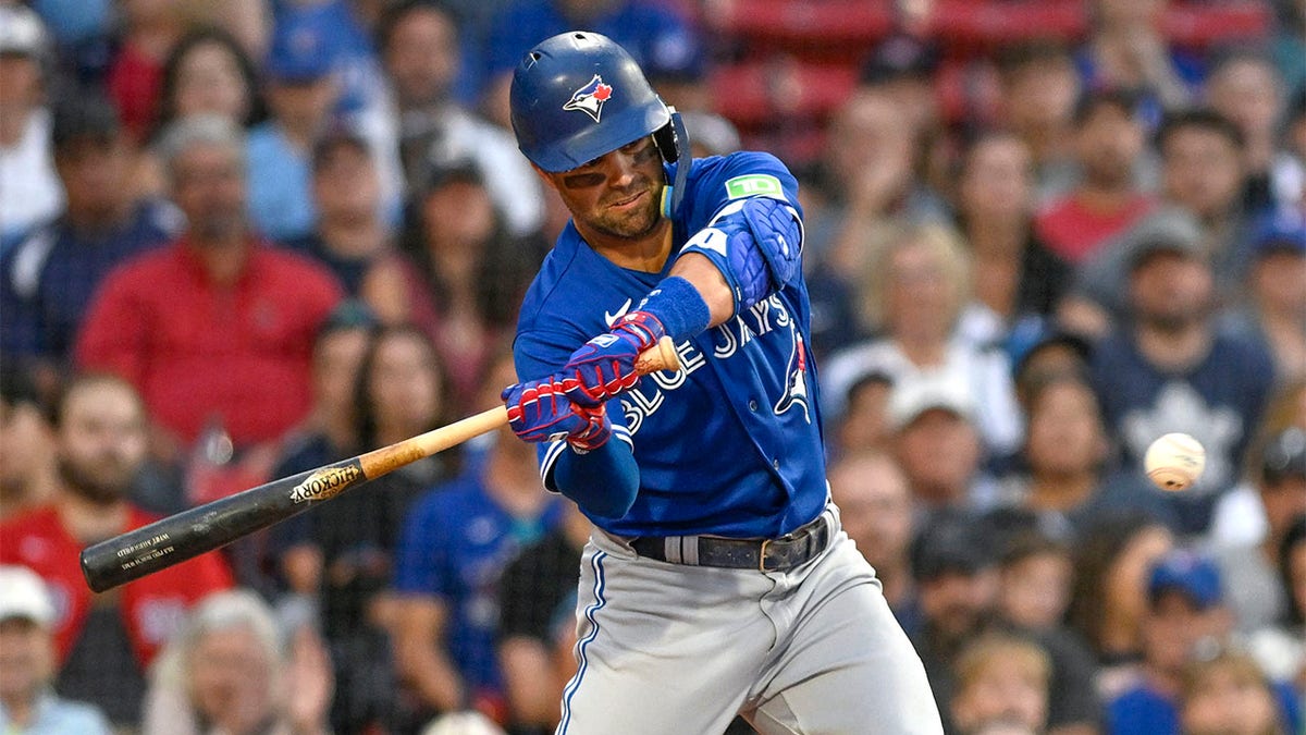 Schneider homers in first MLB at-bat to help Blue Jays beat Red Sox 7-3