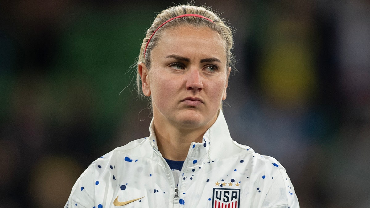 Lindsey Horan ahead of a World Cup game