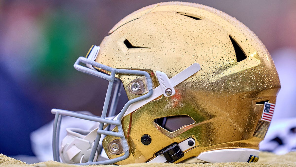 A picture of a Notre Dame helmet