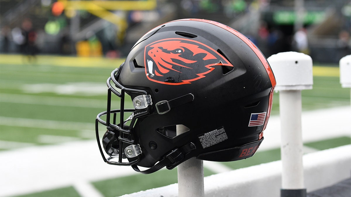 A picture of an Oregon State helmet