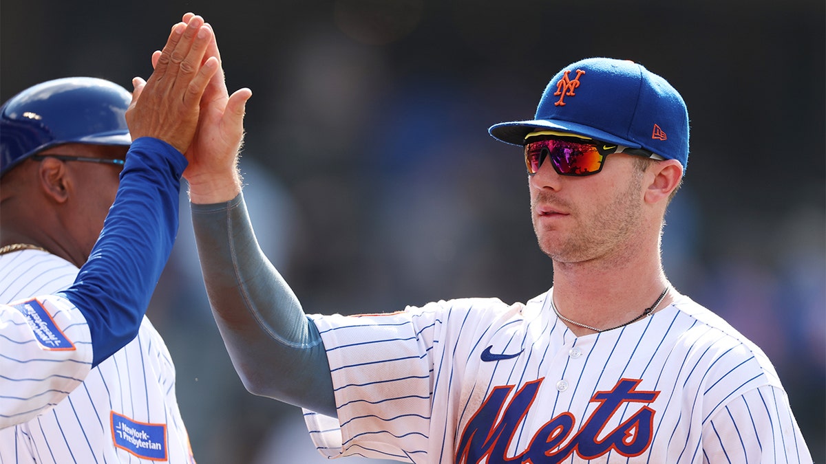 Mets' Pete Alonso hit first-pitch homer because he had to poop: 'Straight  to the bathroom' : r/baseball