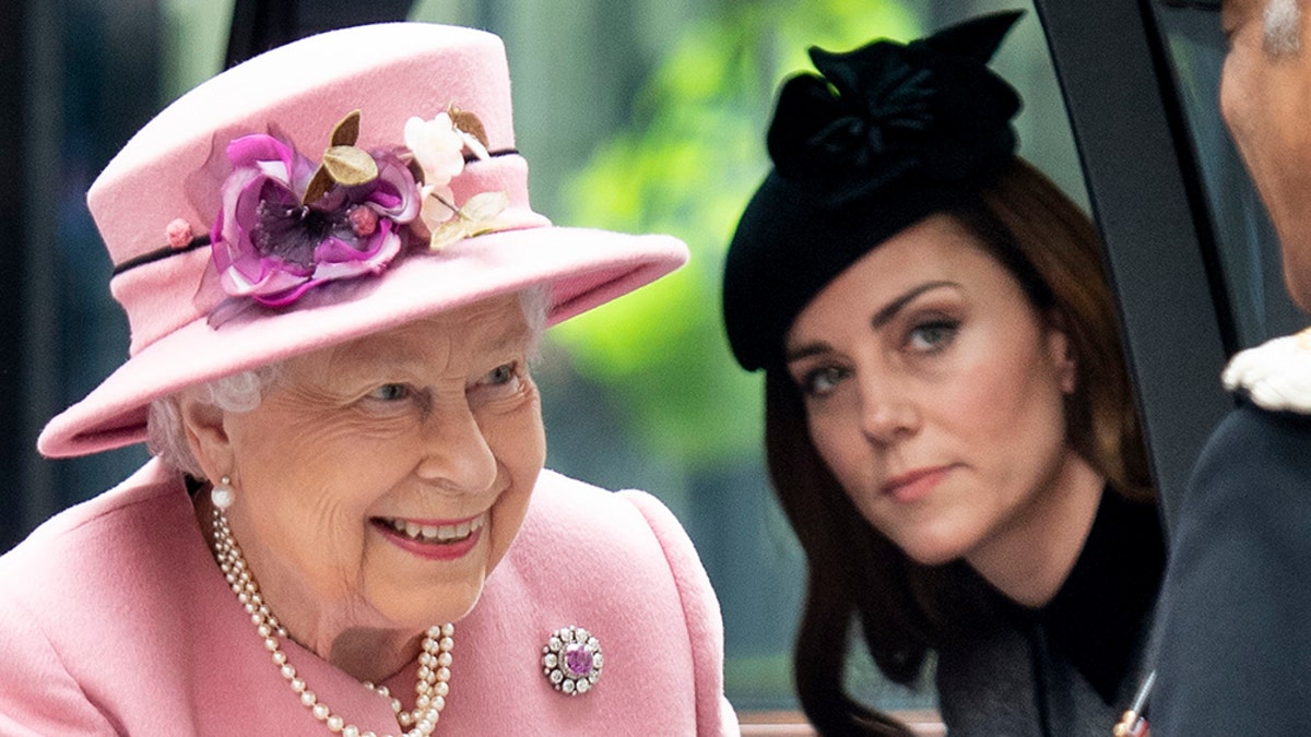 Kate Middleton A Conquis La Reine Elizabeth Malgré La Désapprobation ...