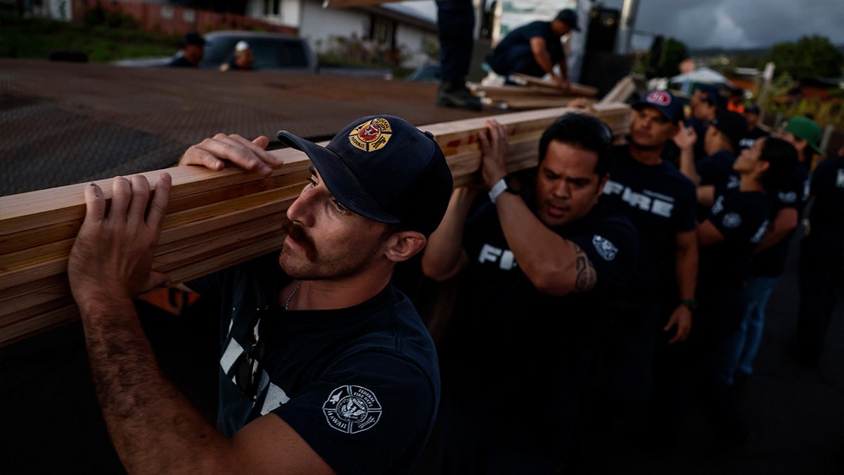 Hawaii federal firefighters