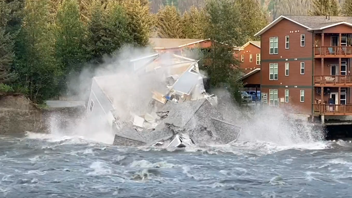 House collapses into Mendenhall River