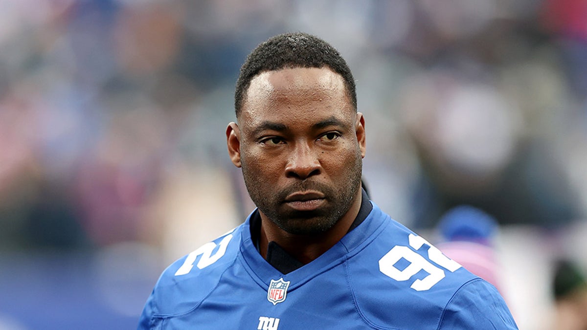 Giants legend Justin Tuck believes Pac-12 decimation only beginning of path  to college football 'super league