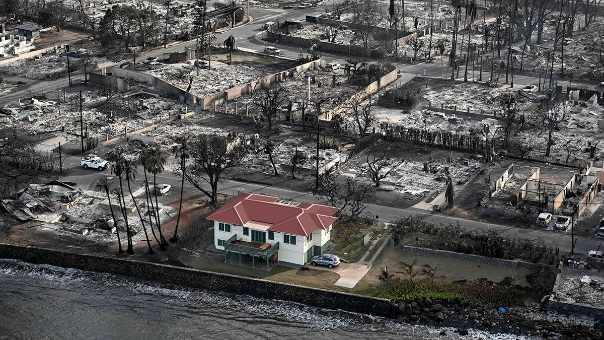 Maui fires destroy neighborhood