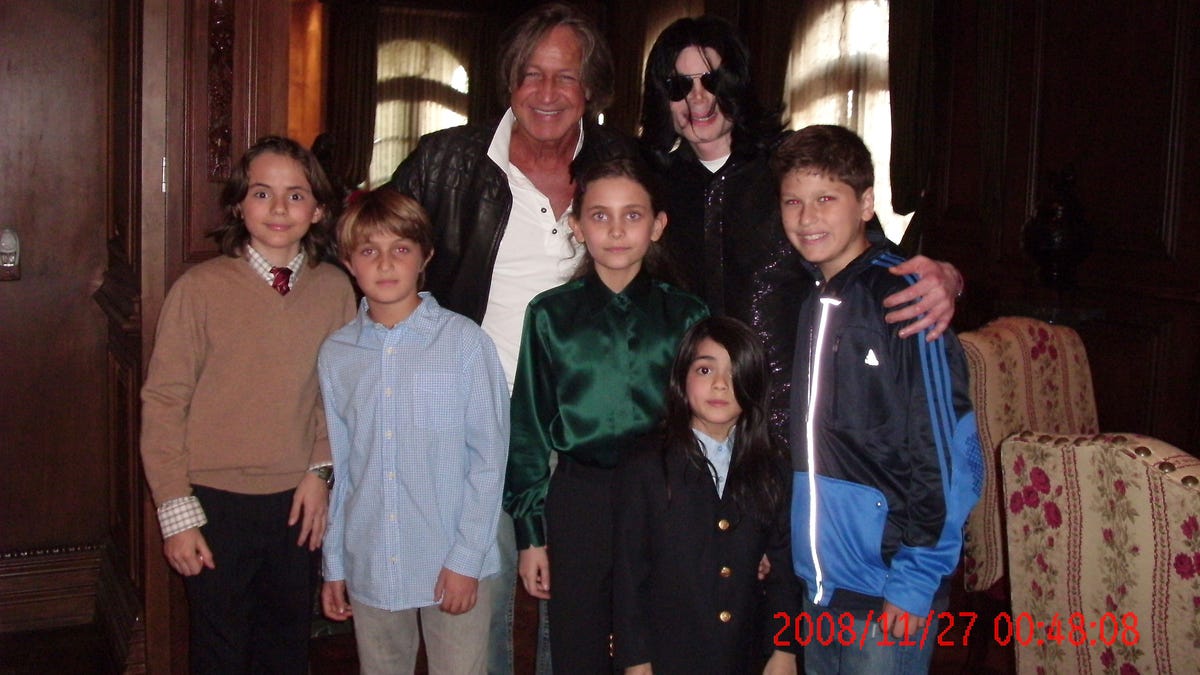 singer Michael Jackson (3rd R) poses with real estate developer Mohamed Hadid (3rd L), Hadid's children and Jackson's children Michael Joseph Jr. (L), Paris Michael Katherine (C) and Prince Michael II 