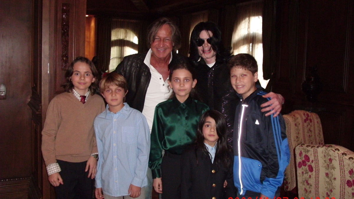 singer Michael Jackson (3rd R) poses with real estate developer Mohamed Hadid (3rd L), Hadid's children and Jackson's children Michael Joseph Jr. (L), Paris Michael Katherine (C) and Prince Michael II 