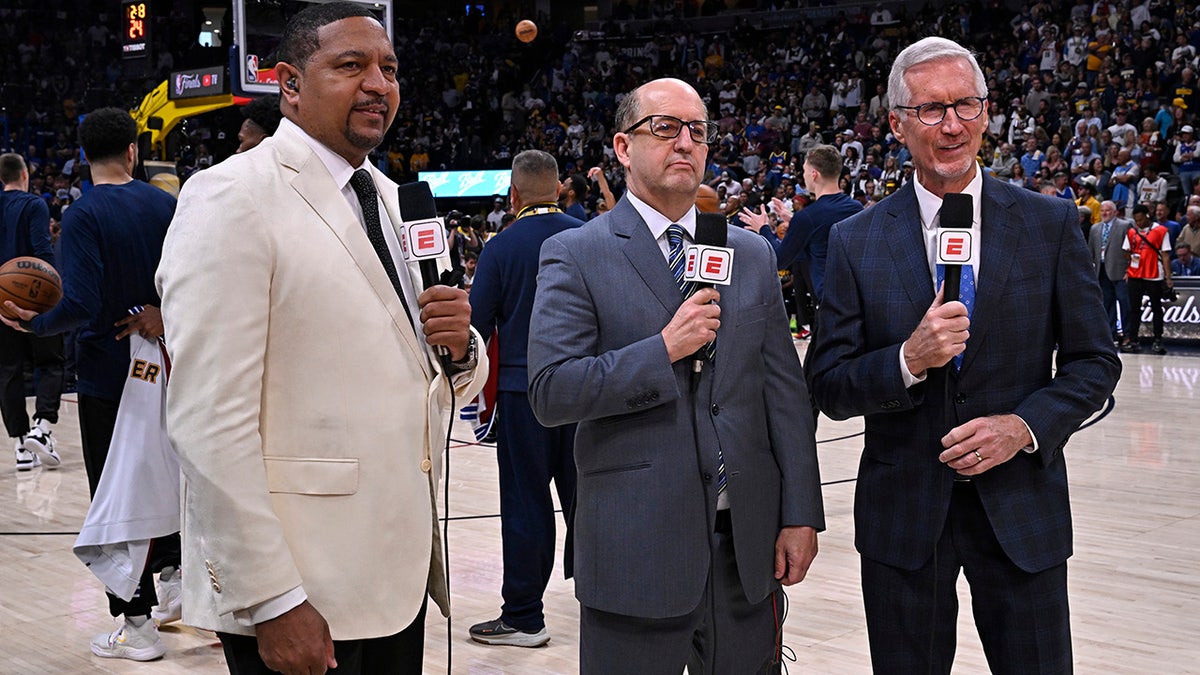Mark Jackson, Jeff Van Gundy and Mike Breen during broadcast