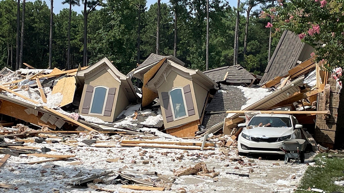 Mooresville home in rubble