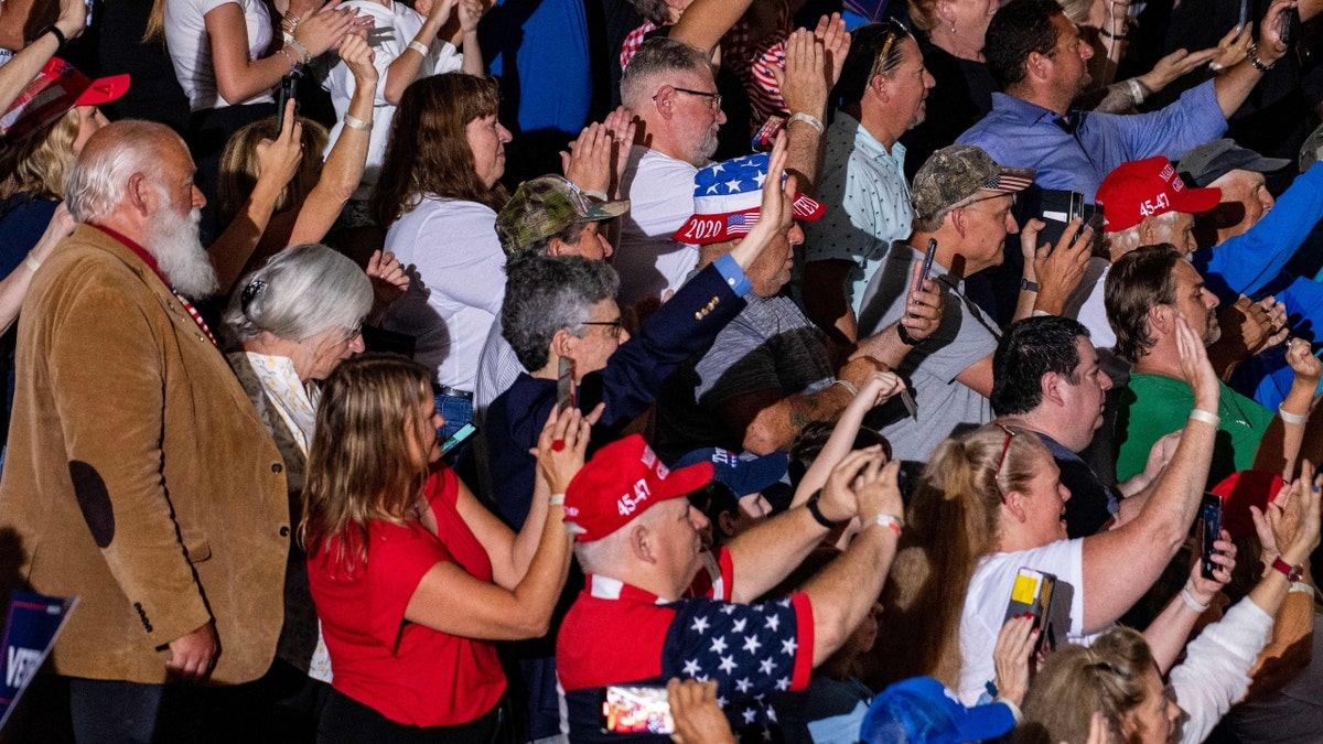 New Hampshire crowd