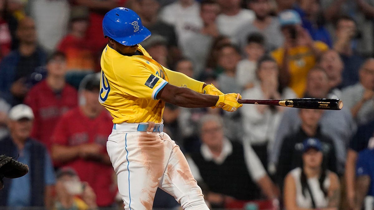 Pablo Reyes' Walk-off Grand Slam in Yellow City Connect Uniforms Keeps Red  Sox Undefeated, Massachusetts Sports