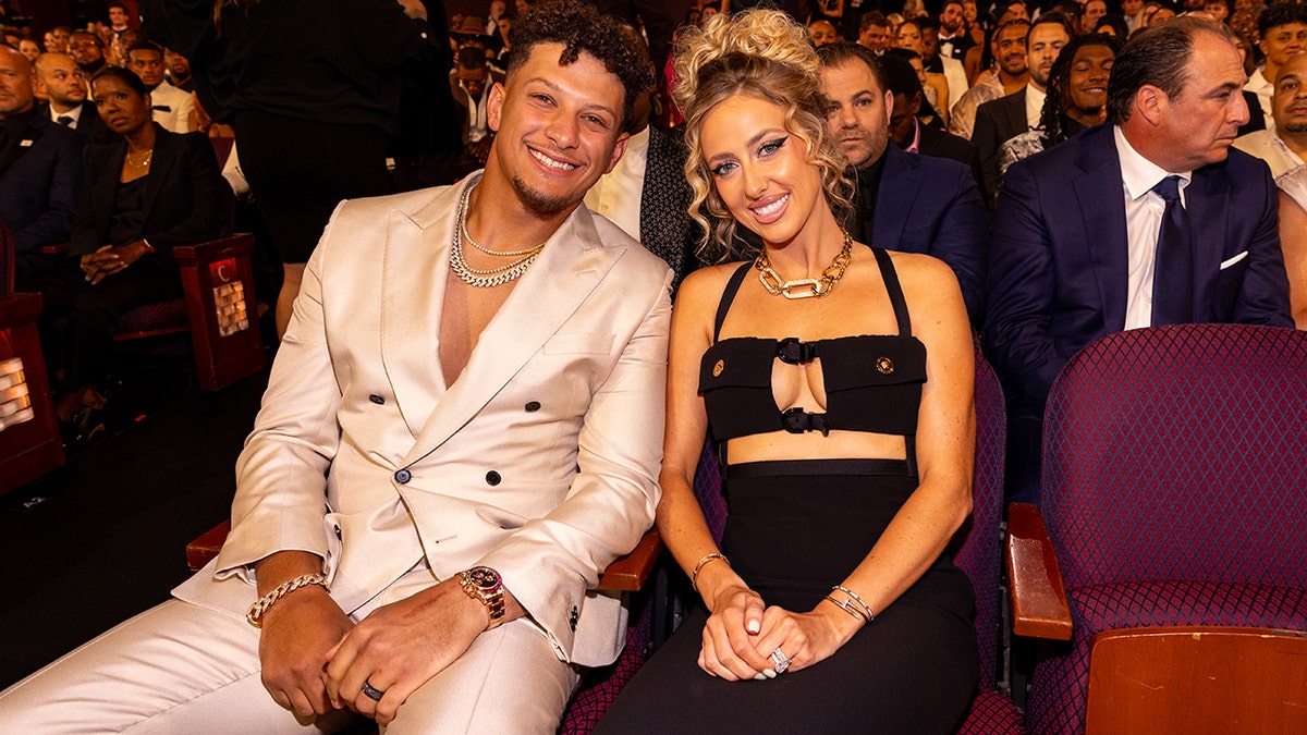 Patrick Mahomes Defends Fiancée After More Internet Criticism, 'People Are  Weird