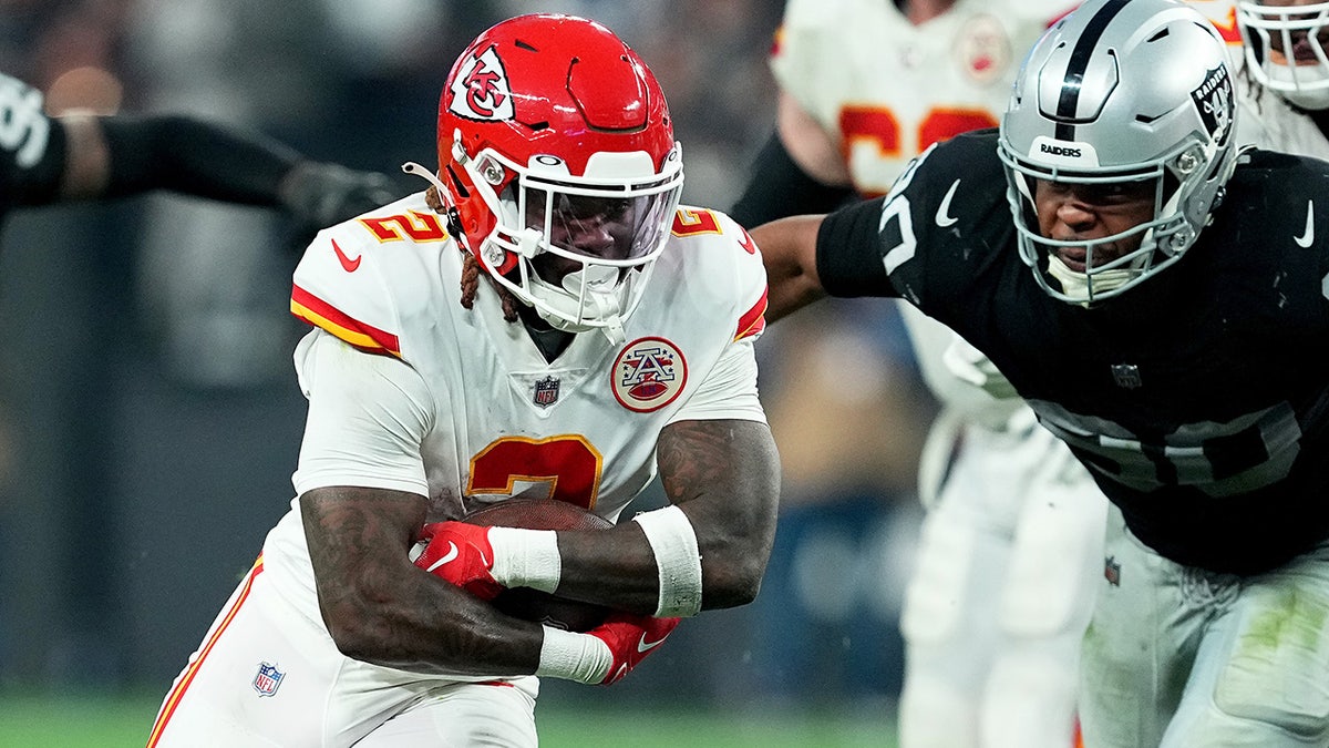 Ronald Jones vs Raiders