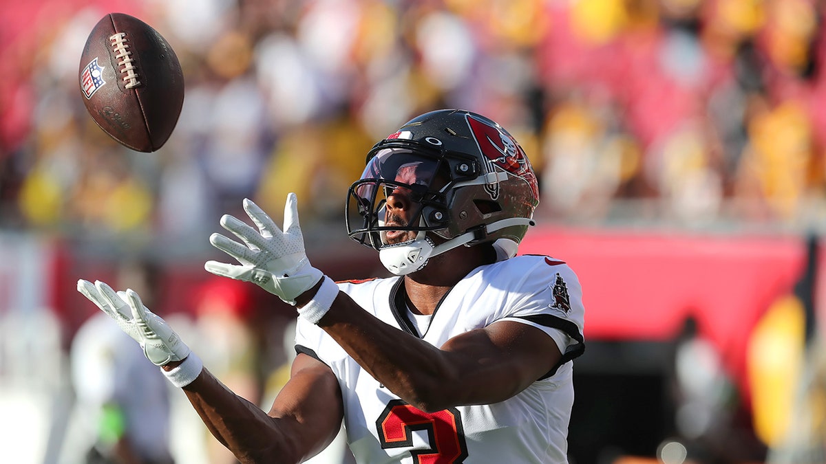 Tampa Bay Buccaneers WR Russell Gage expected to miss the SEASON after he  was carted off the field in TEARS with 'pretty serious non-contact knee  injury'