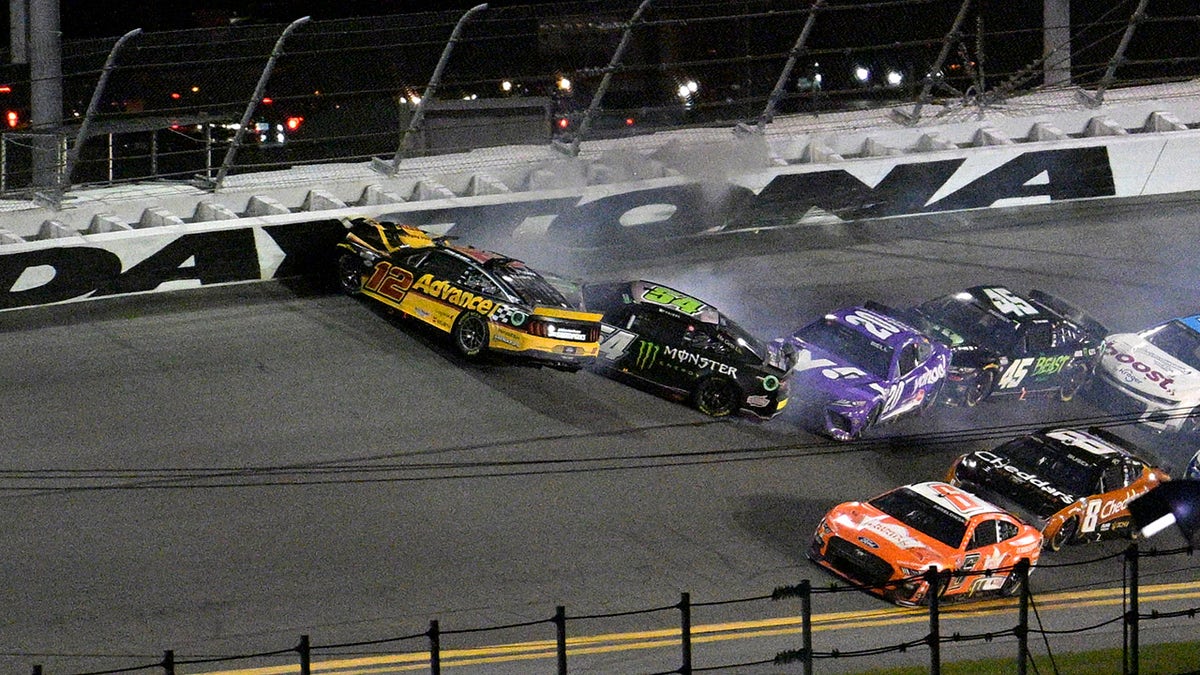 NASCAR's Coke Zero Sugar 400 features massive wreck; Ryan Blaney
