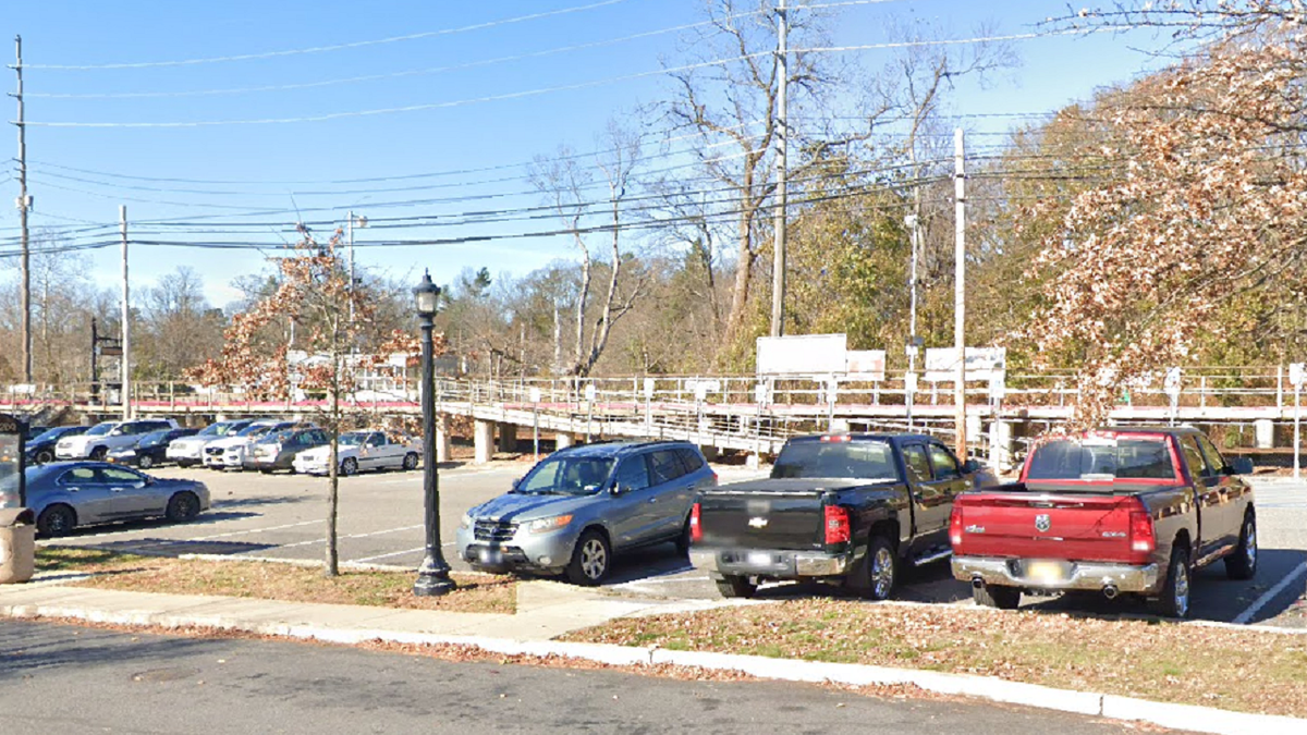 Smithtown NY LIRR station