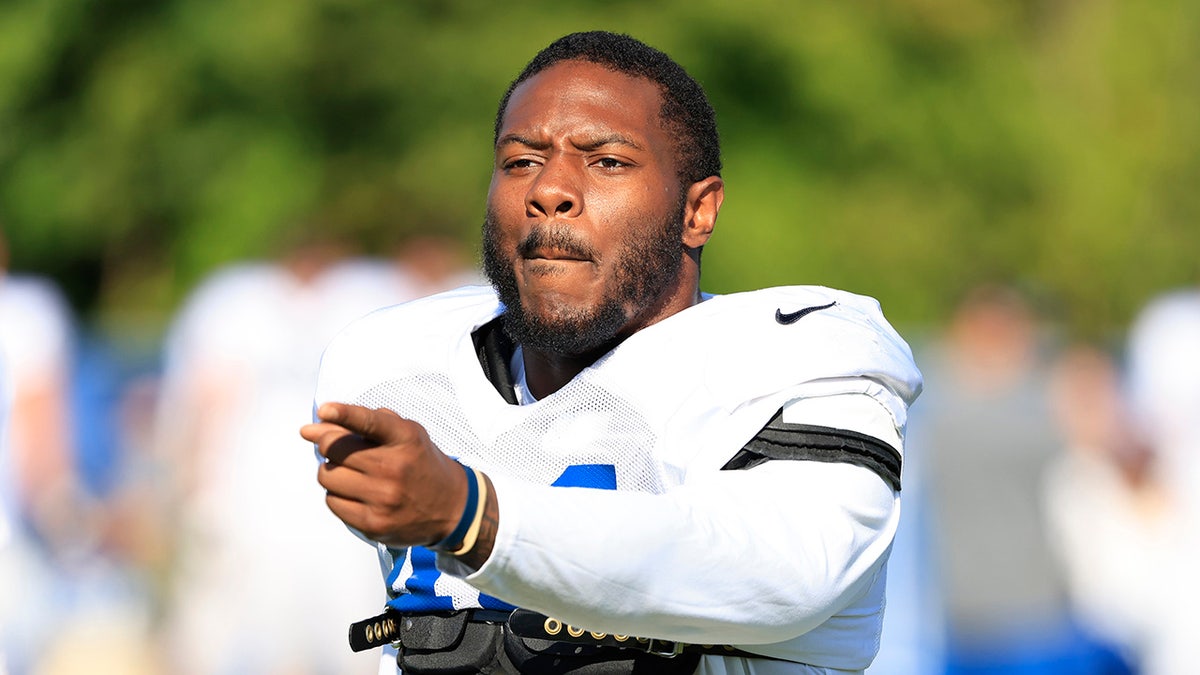 Zaire Franklin reacts during a practice