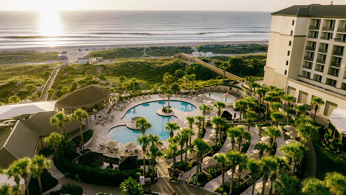 amelia island ariel pool