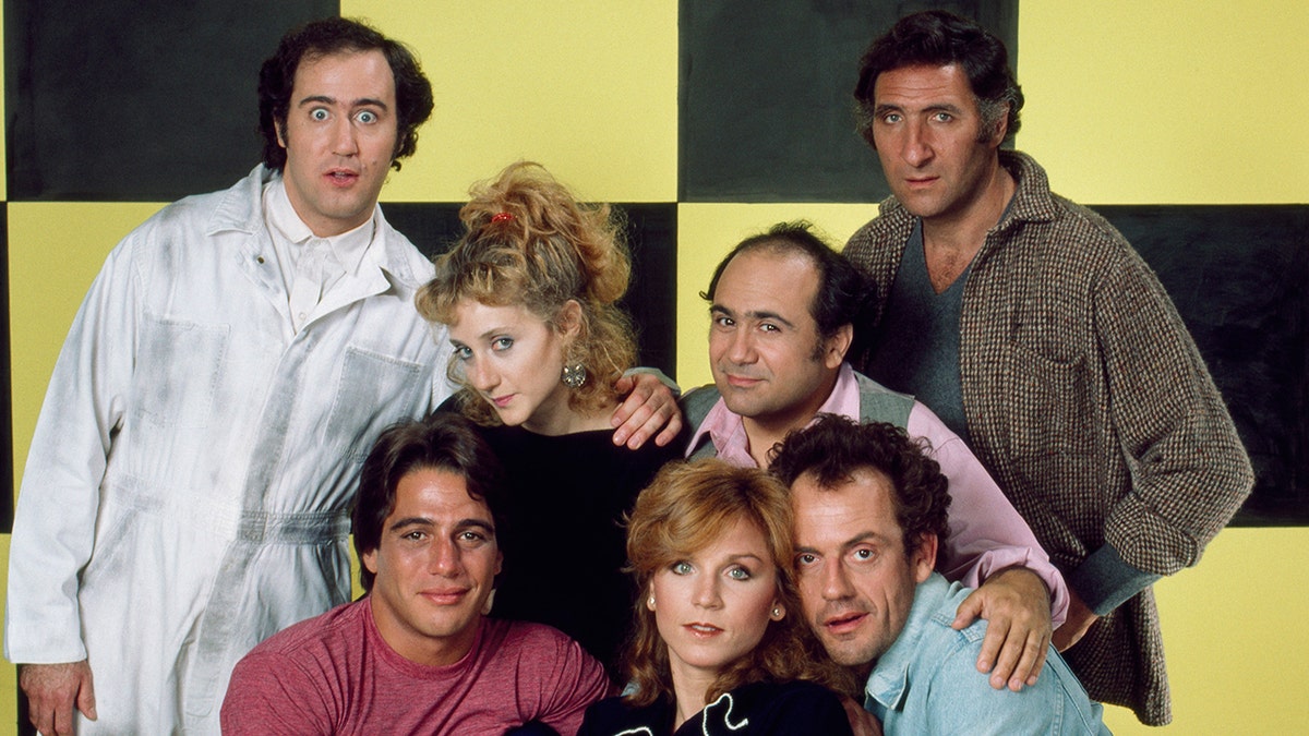 The cast of Taxi in a promo shoot