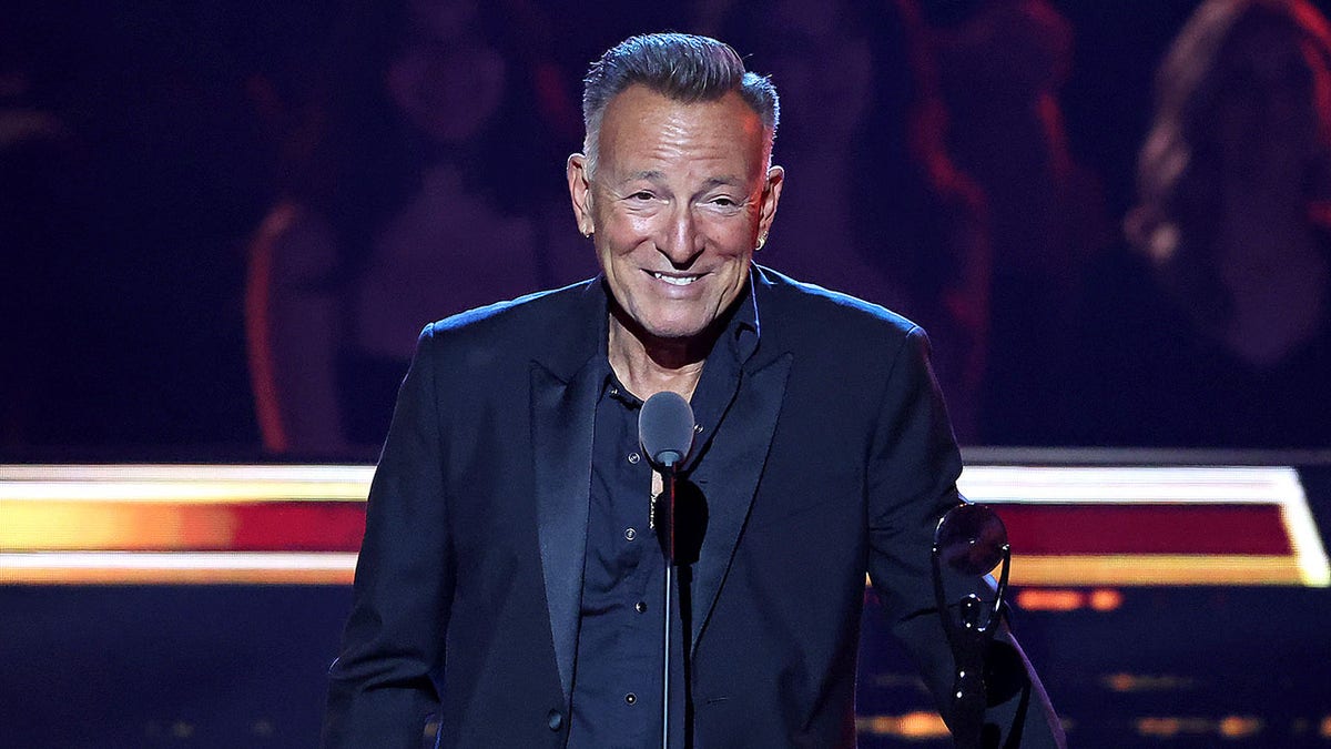 Bruce Springsteen postpones concerts due to health issue