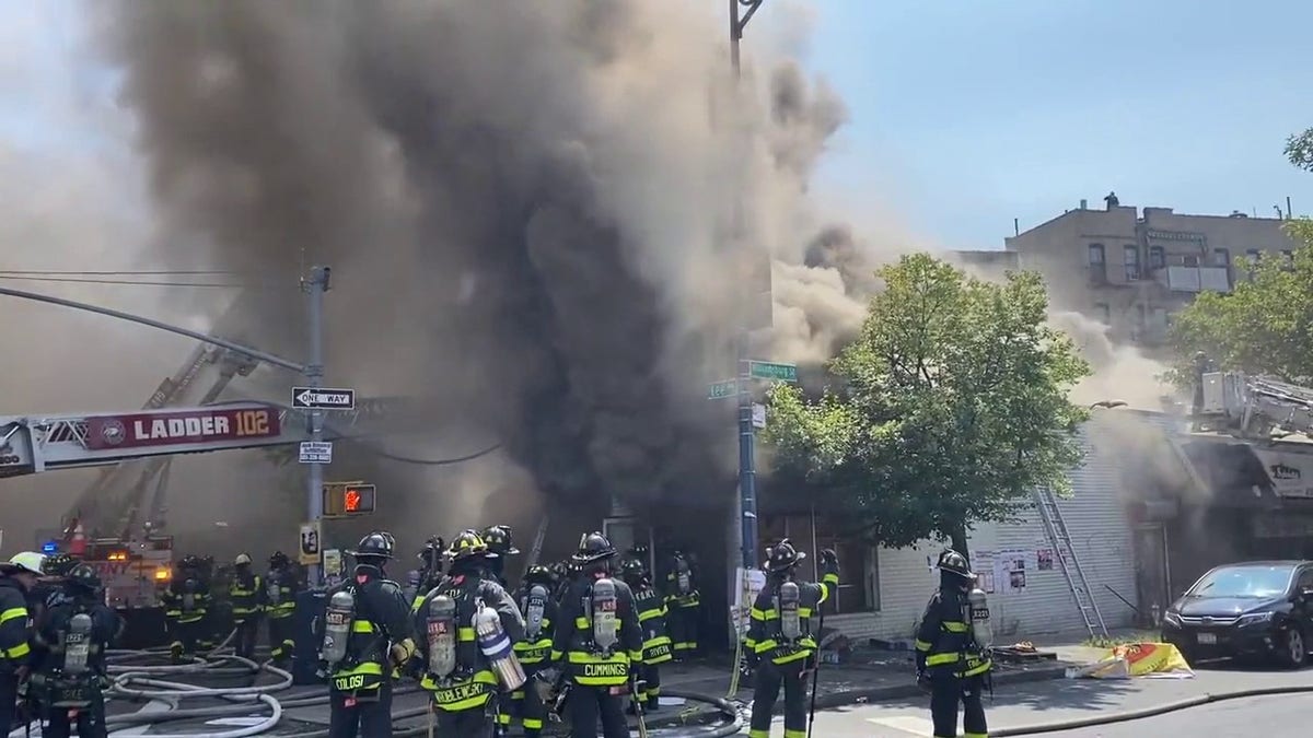 NYC Fire Department Battles 5-alarm Inferno Inside Brooklyn Businesses ...