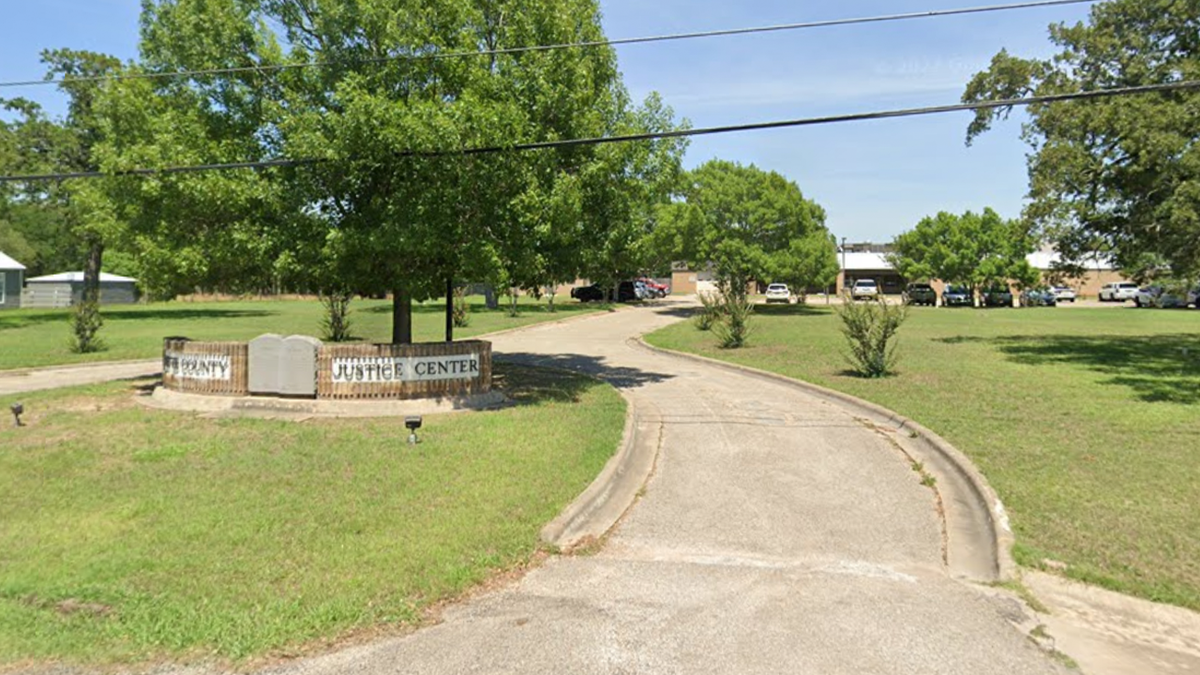driveway for sheriff's office in Texas