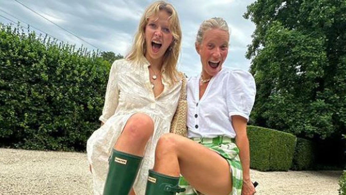 Gwyneth Paltrow and Her daughter Apple in matching boots