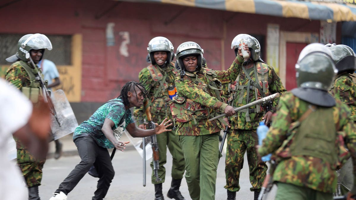 Police clash in Kenya